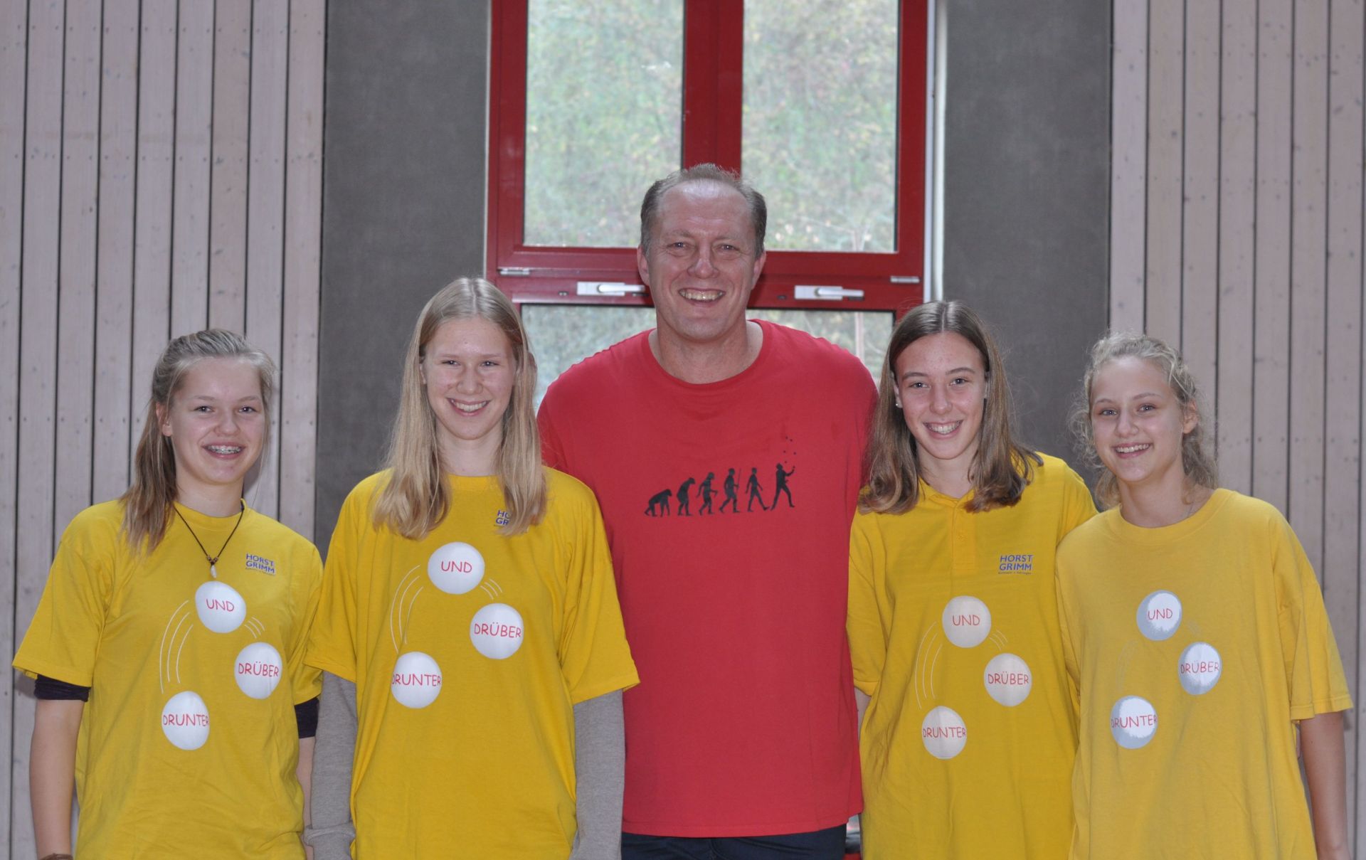 Sophie, Silvia, Inga und Lilli mit Harry Hirsch